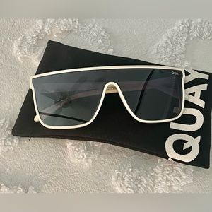 White square Quay unisex sunglasses